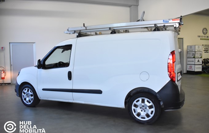 FIAT Doblò 1.4 T-Jet Natural Power PL-TN Cargo Maxi Lamierato SX